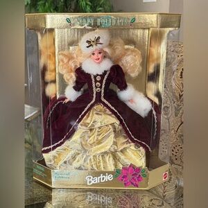 Barbie✨💛❤️ 1996 Holidays Special Collection Doll in Burgundy and Gold
